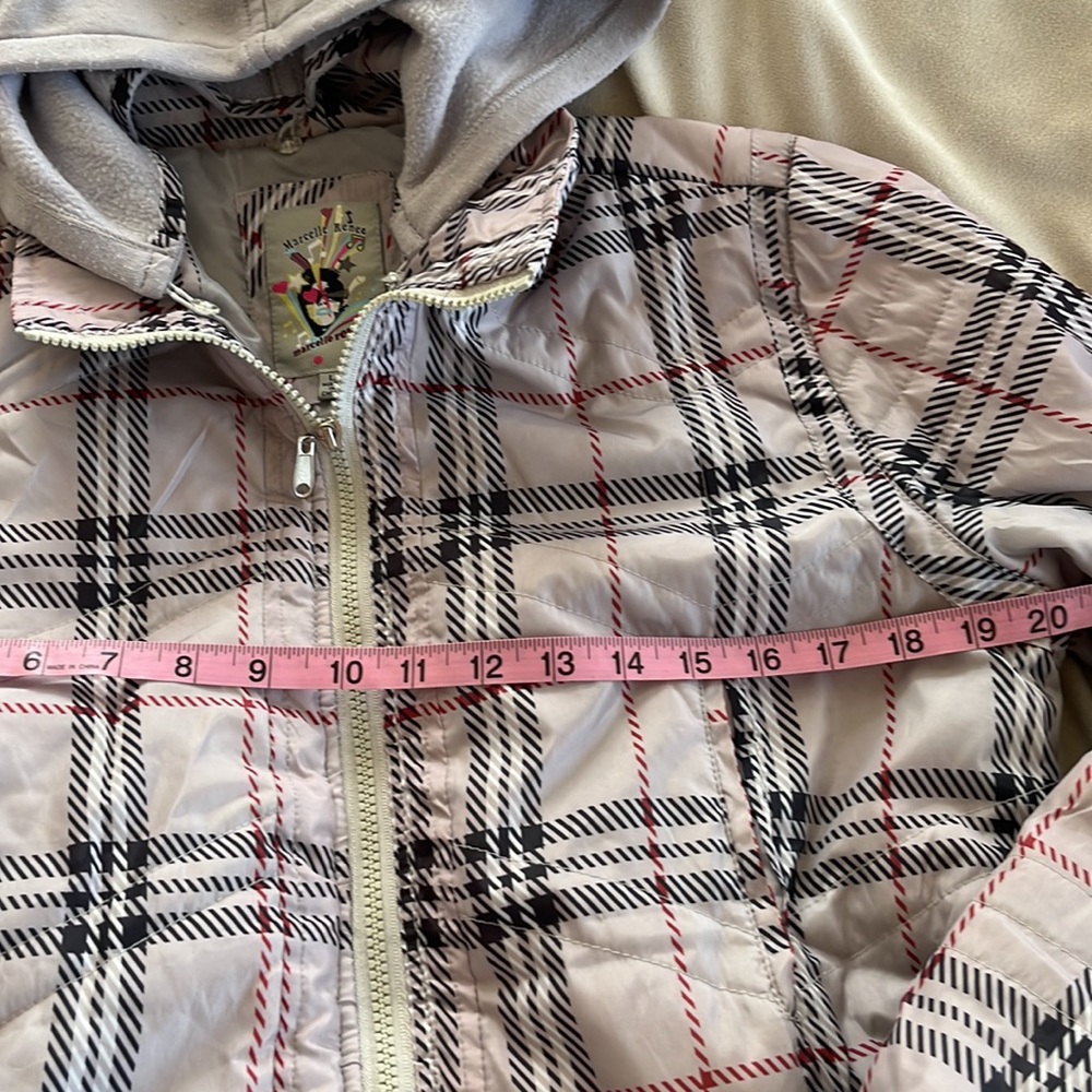 Lightweight jacket - Picture 2 of 5